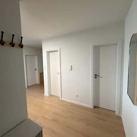 Skygate With Private Parking Garage * Pressburg